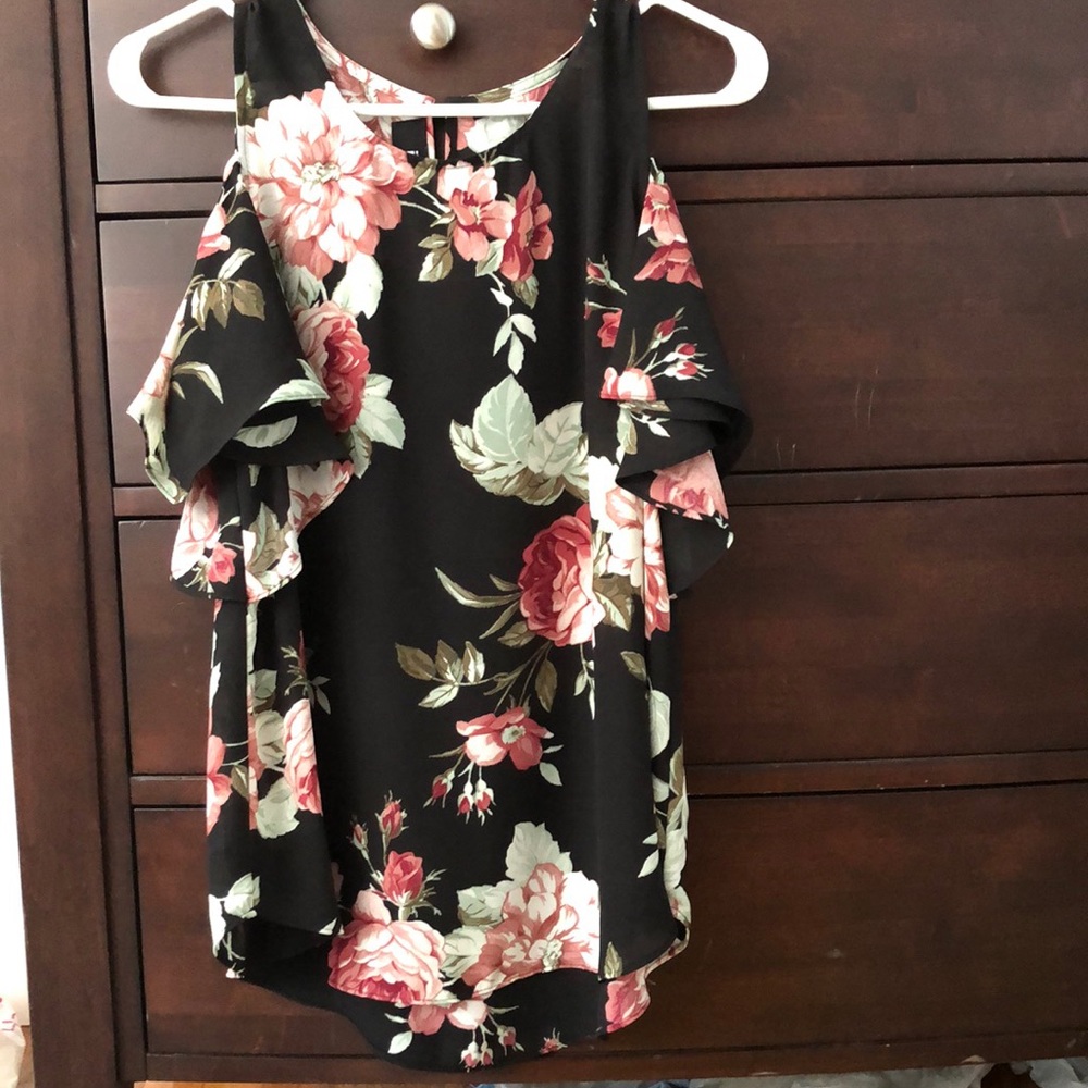 iZ women’s top